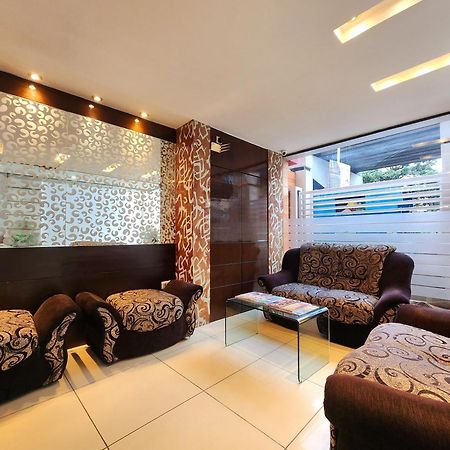 Hotel Lee International Calcutta Extérieur photo