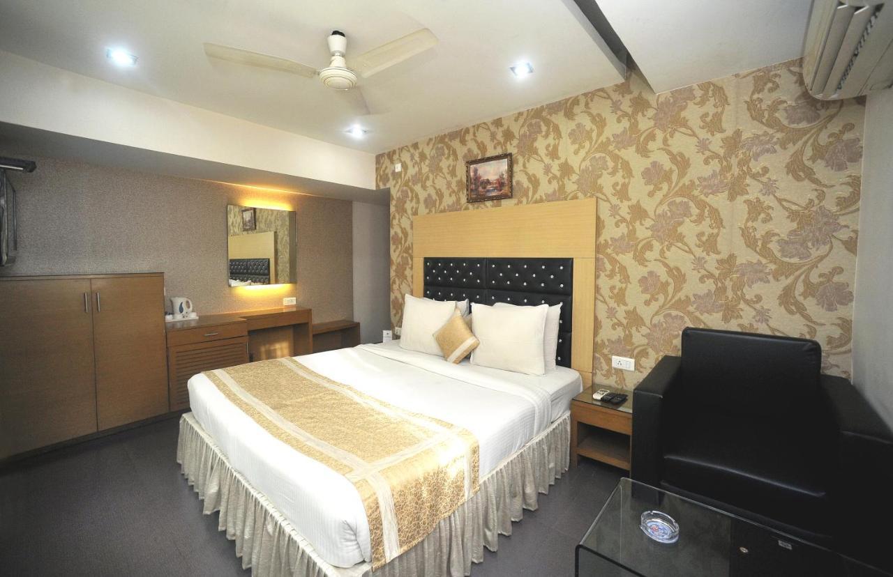 Hotel Lee International Calcutta Extérieur photo