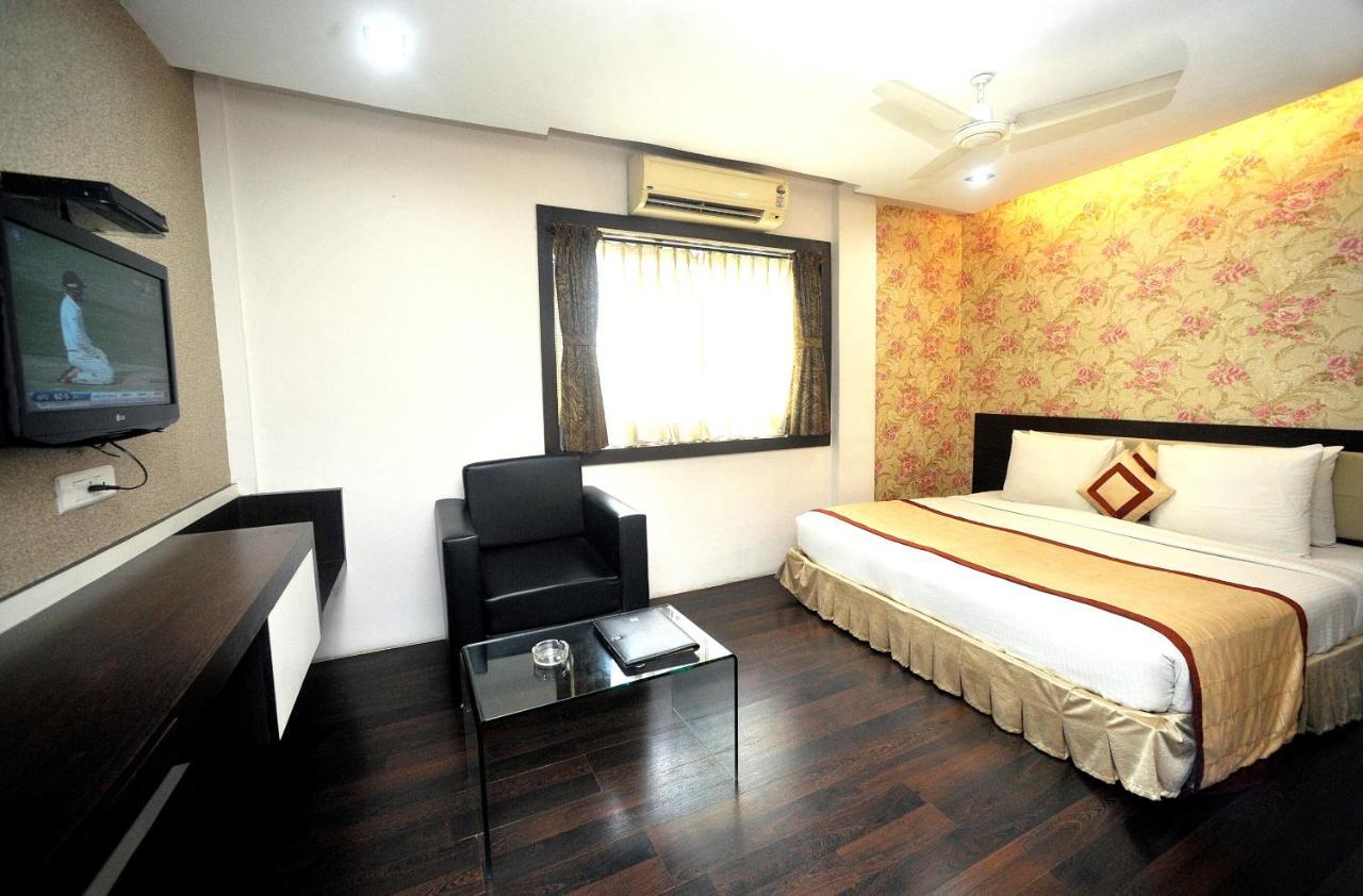 Hotel Lee International Calcutta Extérieur photo