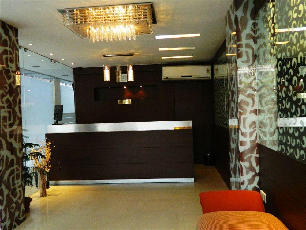 Hotel Lee International Calcutta Extérieur photo
