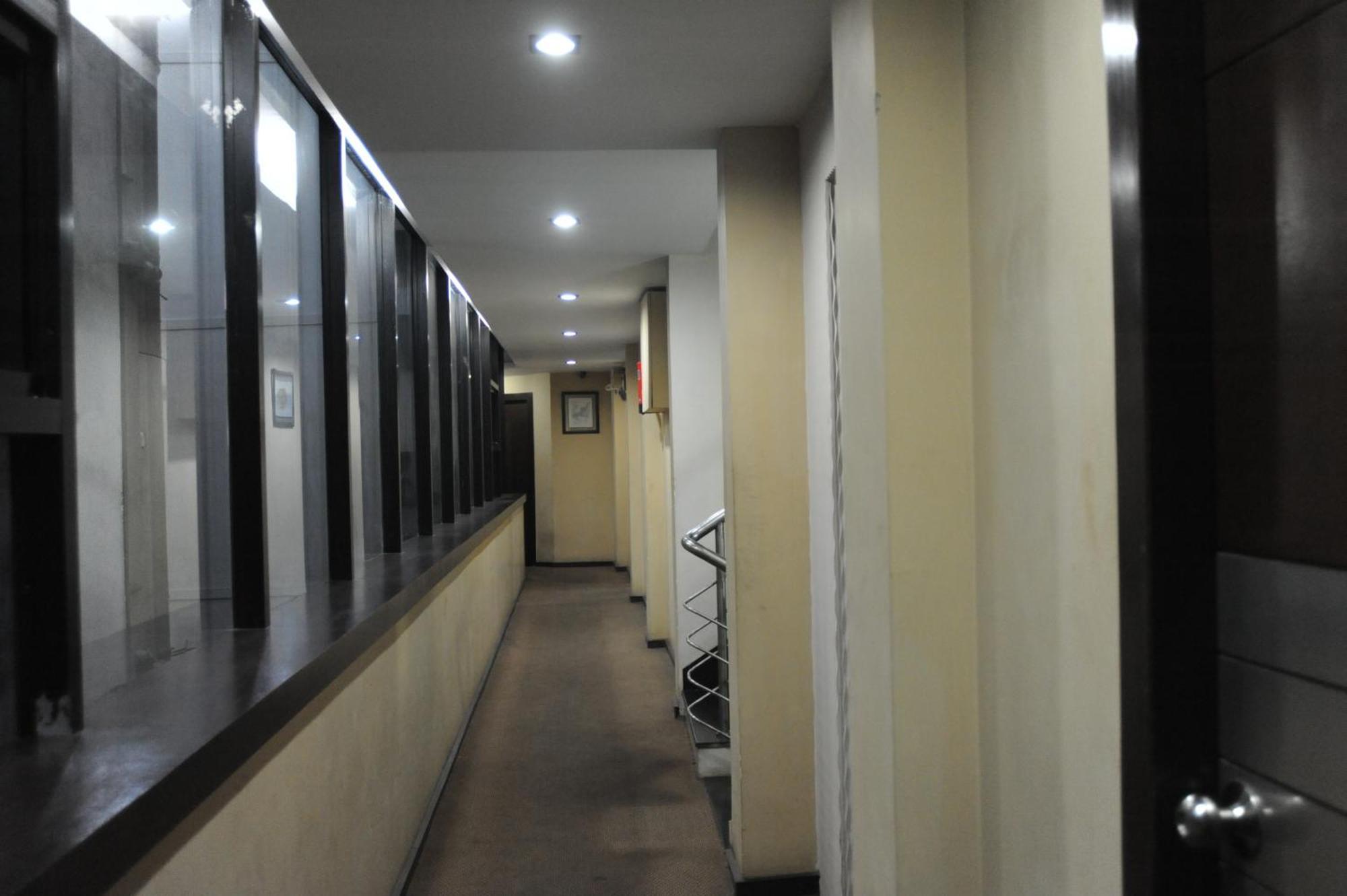 Hotel Lee International Calcutta Extérieur photo