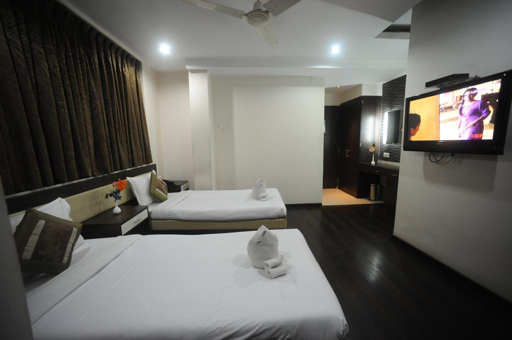 Hotel Lee International Calcutta Extérieur photo