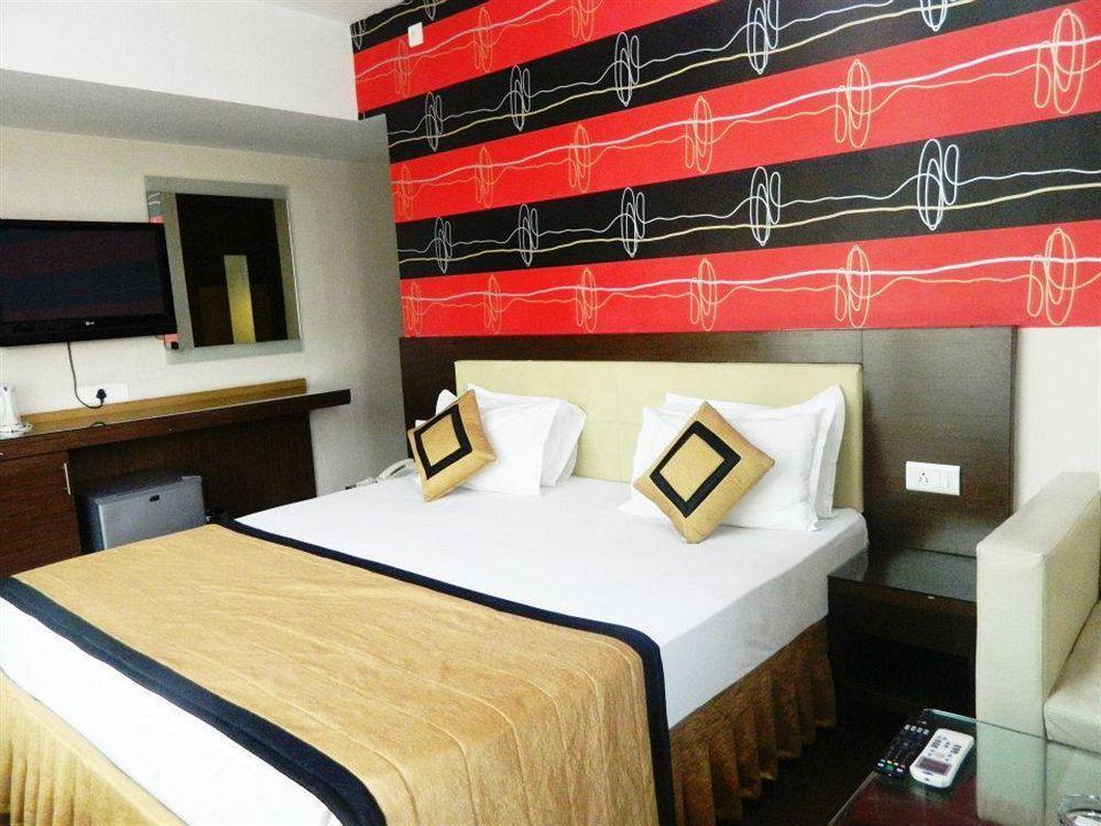 Hotel Lee International Calcutta Extérieur photo
