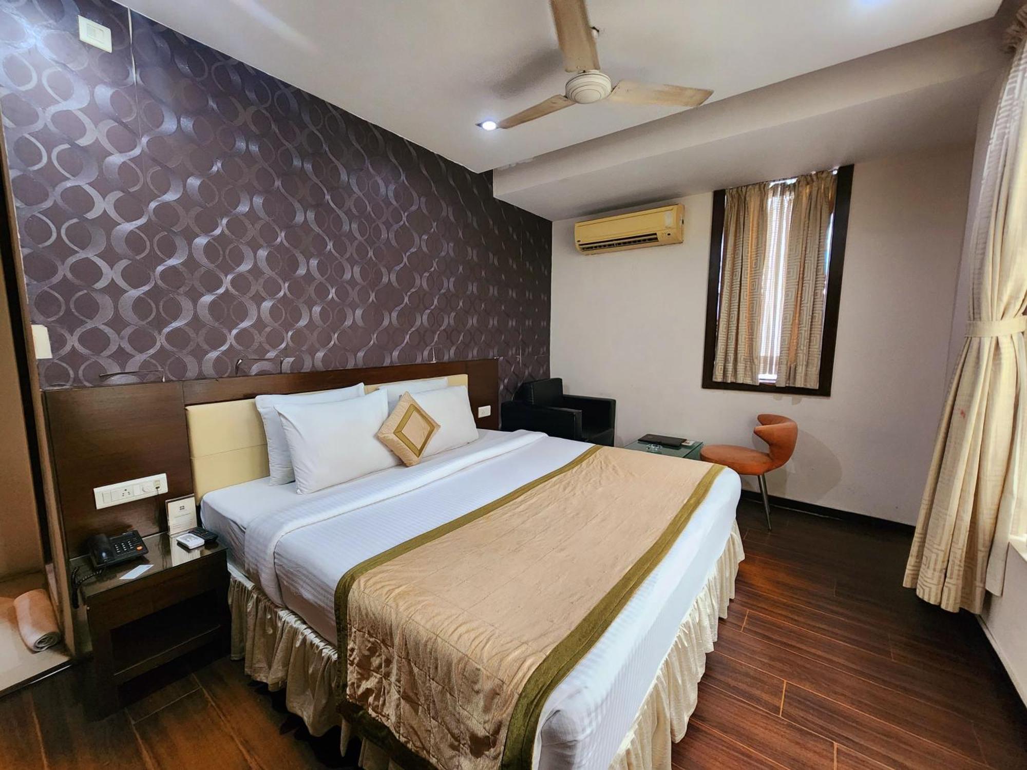 Hotel Lee International Calcutta Extérieur photo