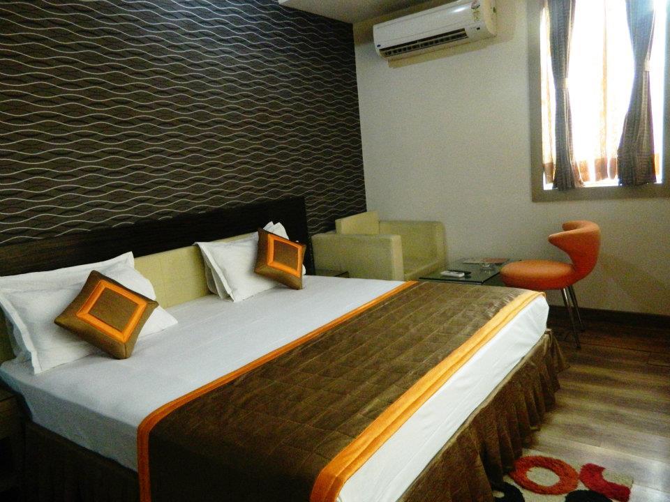 Hotel Lee International Calcutta Extérieur photo